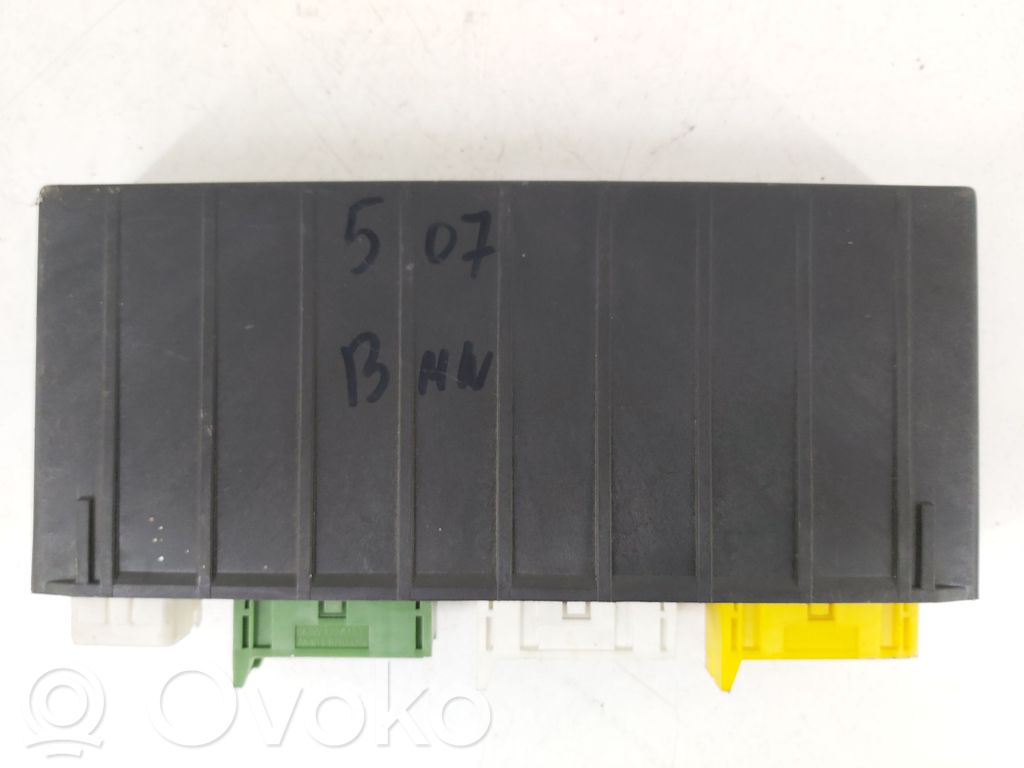 BMW 5 E34 Komforto modulis 