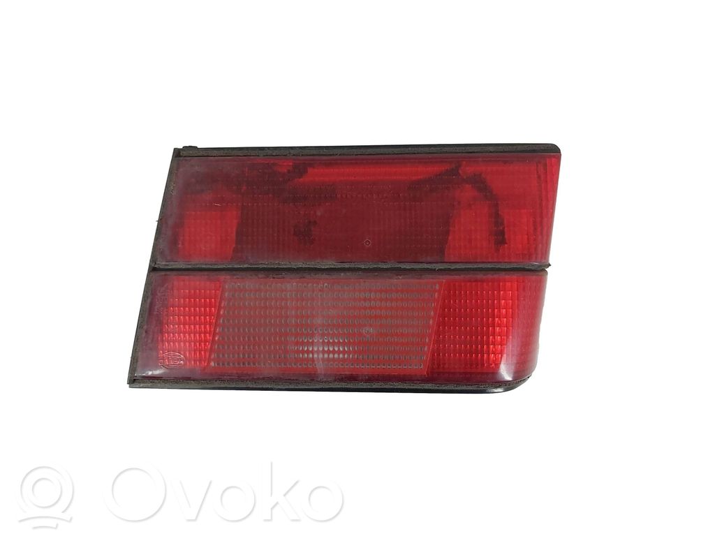 BMW 5 E34 Aizmugurējais lukturis pārsegā 