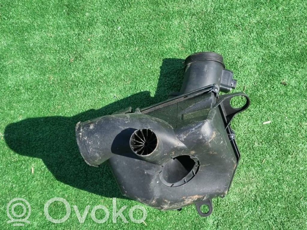 BMW 5 F10 F11 Air filter box 