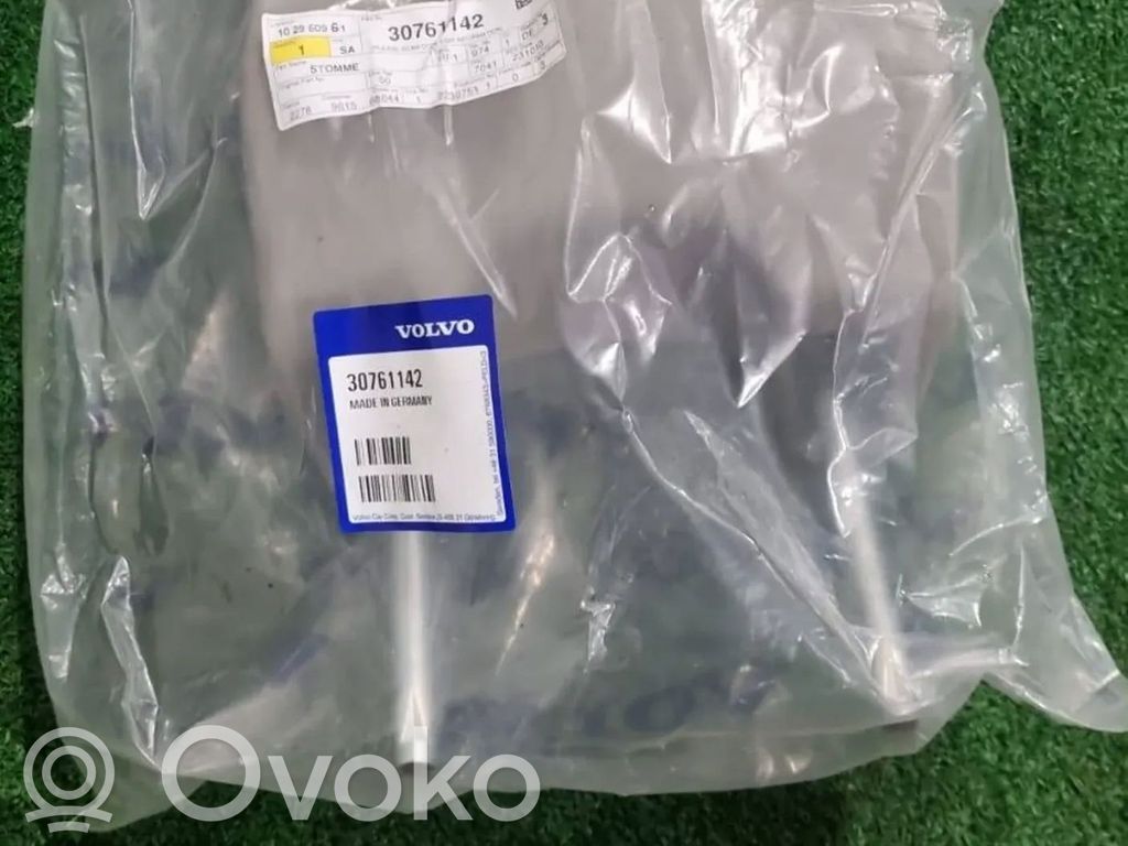 Volvo XC60 Zagłówek fotela przedniego 