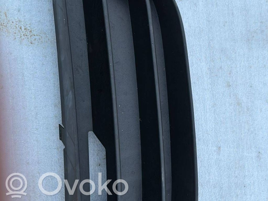 Front bumper lower grill   8X0807682
