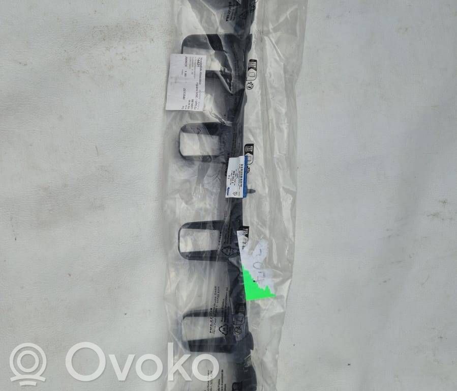 Bampera putuplasta daļa   2213540,JX7B17B861CB