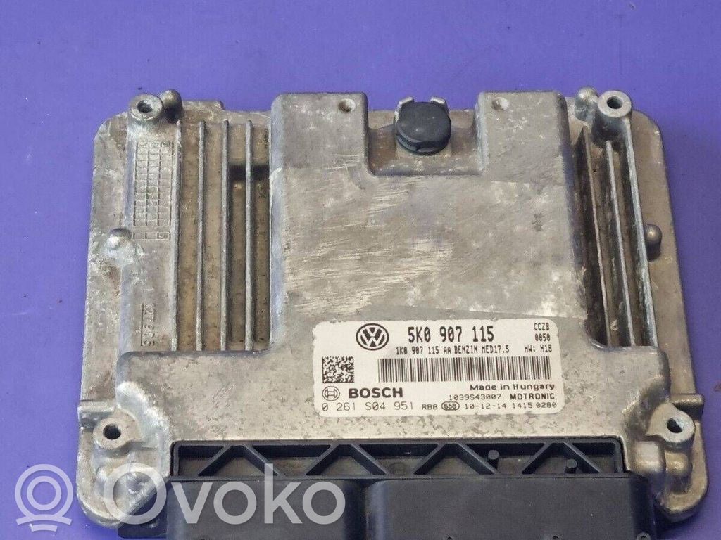 Volkswagen Golf VI Engine control unit/module 