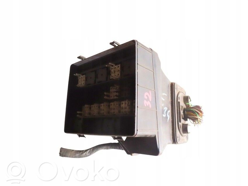 Fuse box set   1374020