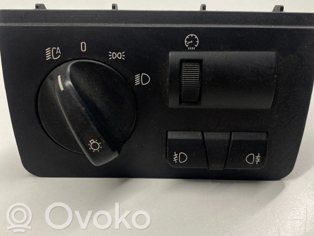 Light switch   6909775,054321,037045061