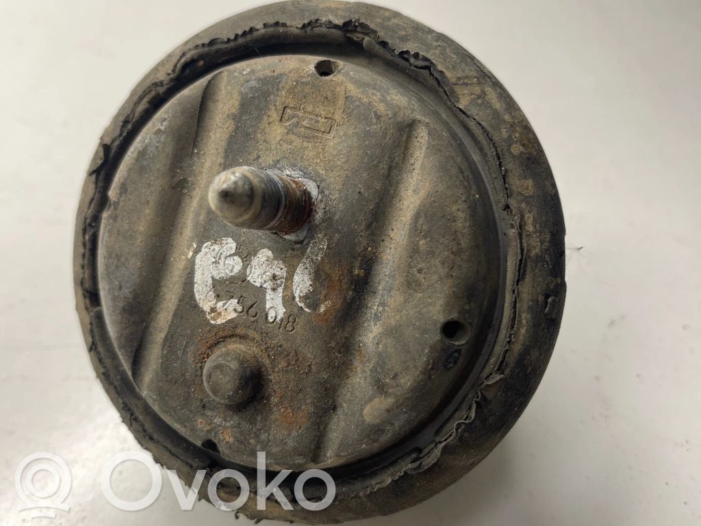 BMW 3 E46 Engine mount bracket 