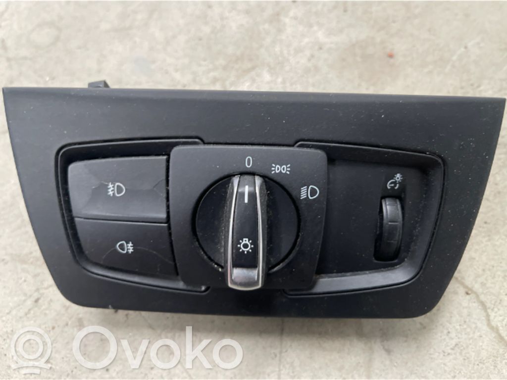 BMW 3 F30 F35 F31 Šviesų jungtukas 