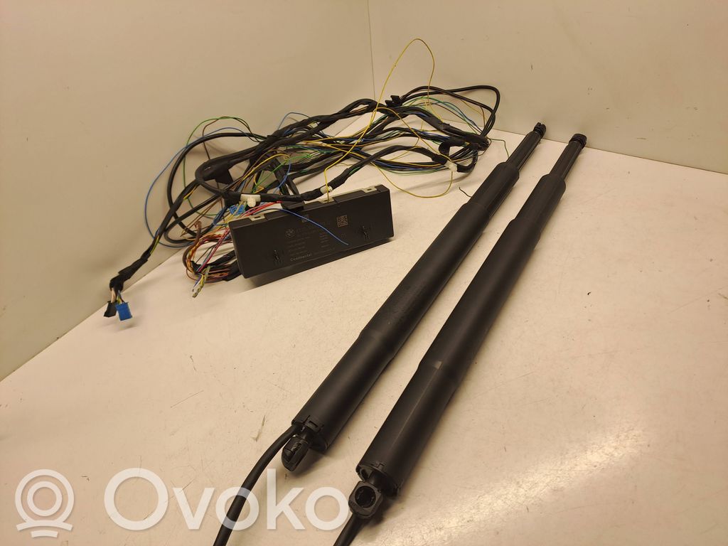 BMW 5 G30 G31 G38 Pompa / Siłownik klapy tylnej bagażnika / Komplet 