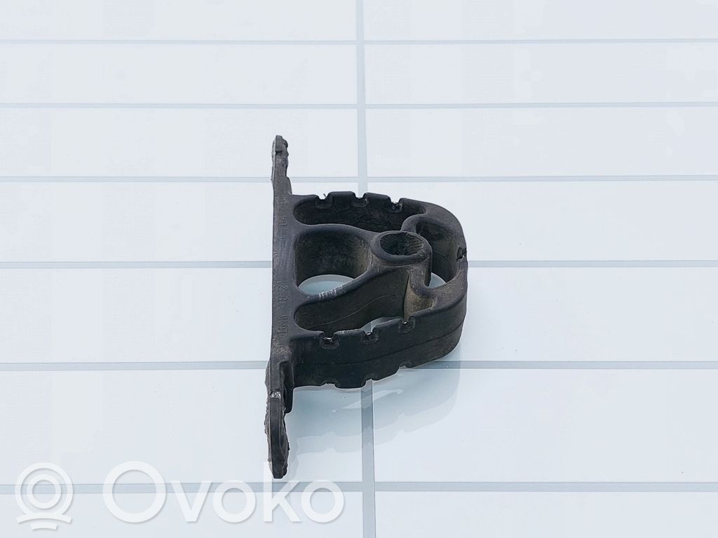 Muffler mount bracket/holder   1704798