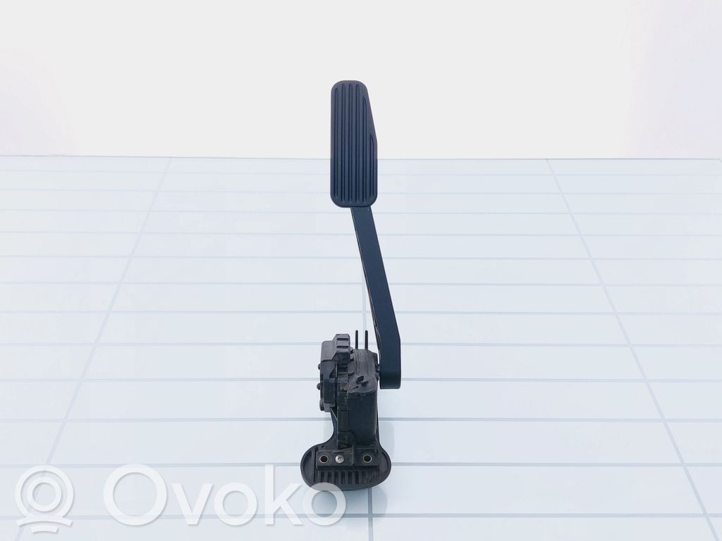Volvo V70 Accelerator throttle pedal 