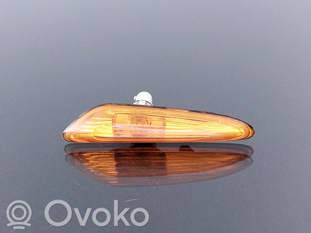 BMW 3 E46 Front fender indicator light 