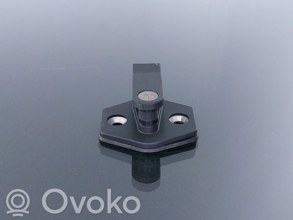 BMW 7 E38 Rear door lock loop/hook striker 