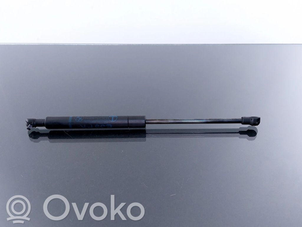 BMW 5 E39 Amortizatorius variklio dangčio 
