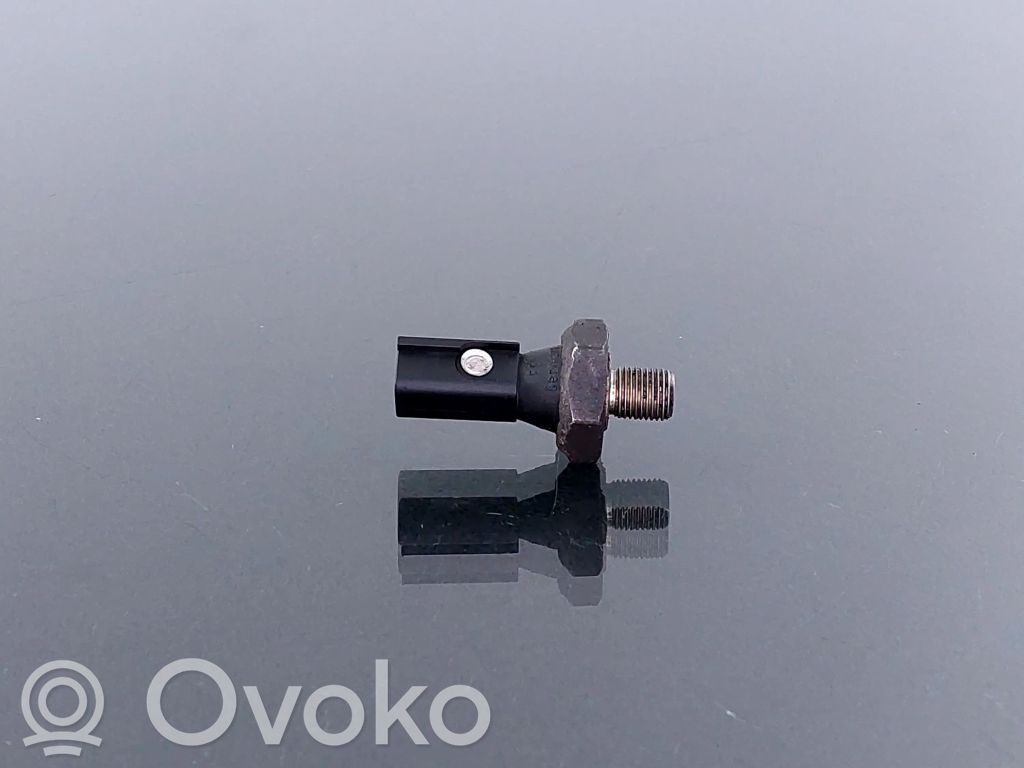 Volkswagen PASSAT B5 Oil pressure sensor 