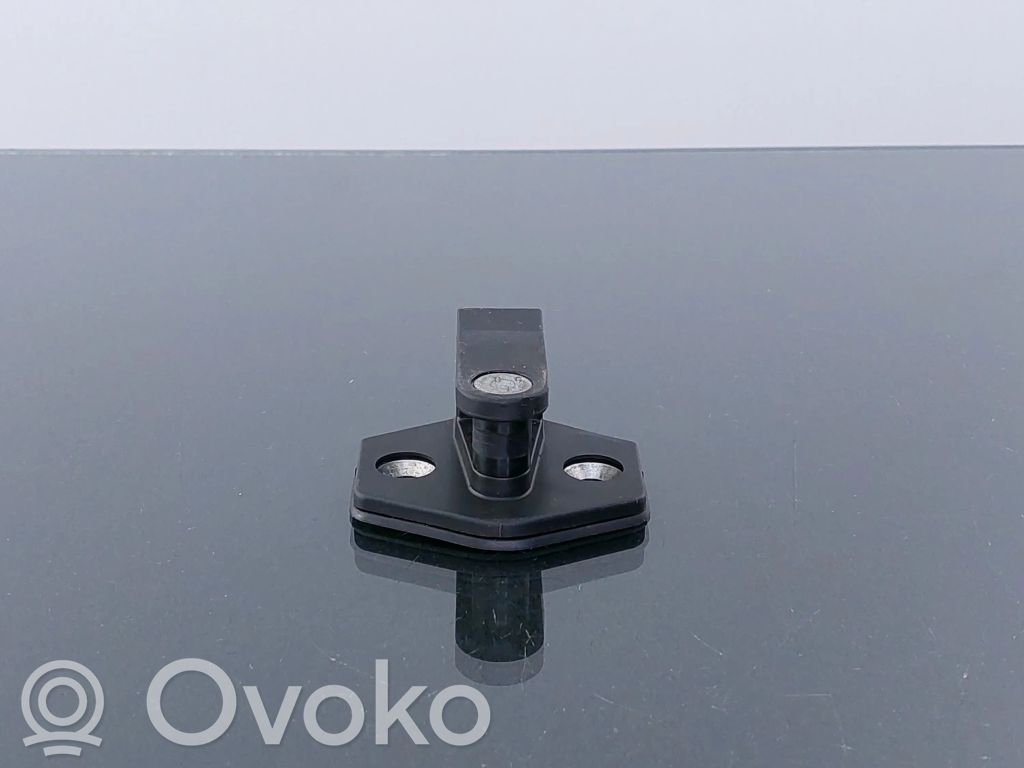 BMW 7 E38 Rear door lock loop/hook striker 