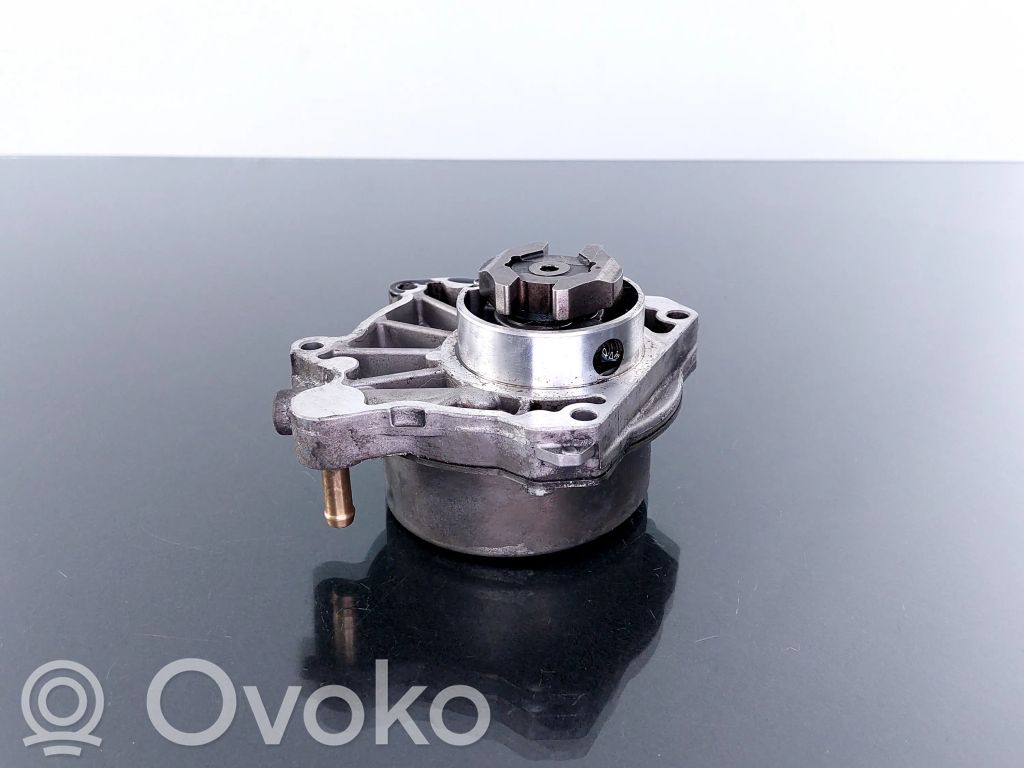 Vacuum pump   8824