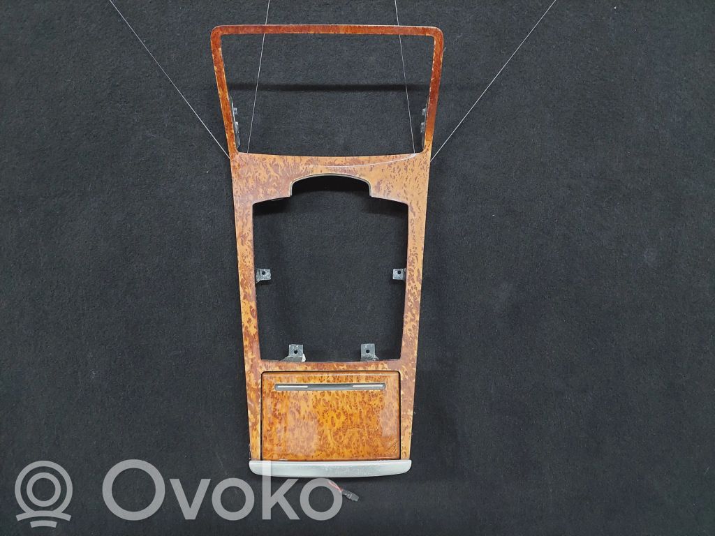 Audi A8 S8 D3 4E Pavarų perjungimo svirties apdaila (plastikinė) 