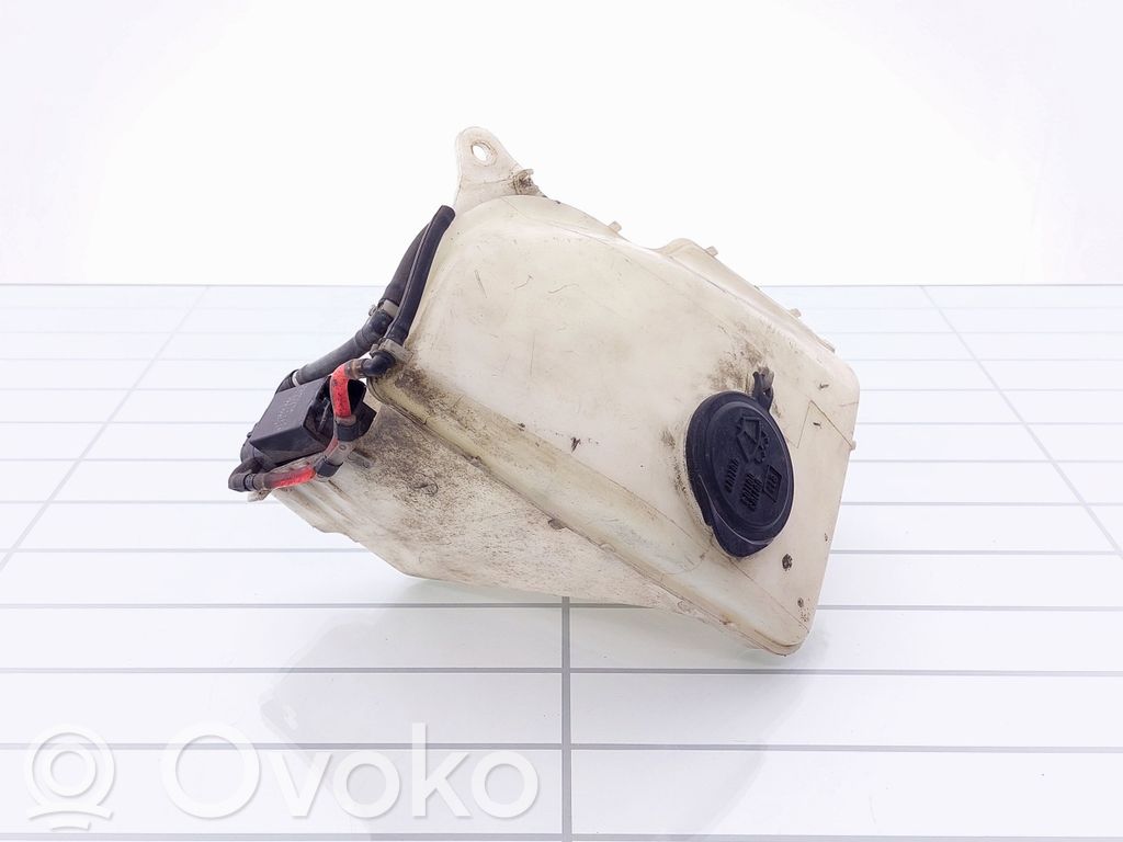 Toyota Corolla E110 Langų skysčio bakelis 