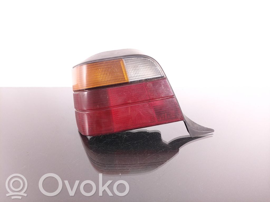 BMW 3 E36 Galinis žibintas kėbule 