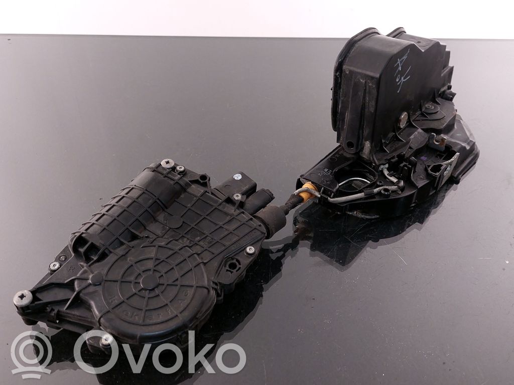 BMW X5 E70 Takaoven lukitusmoottori 