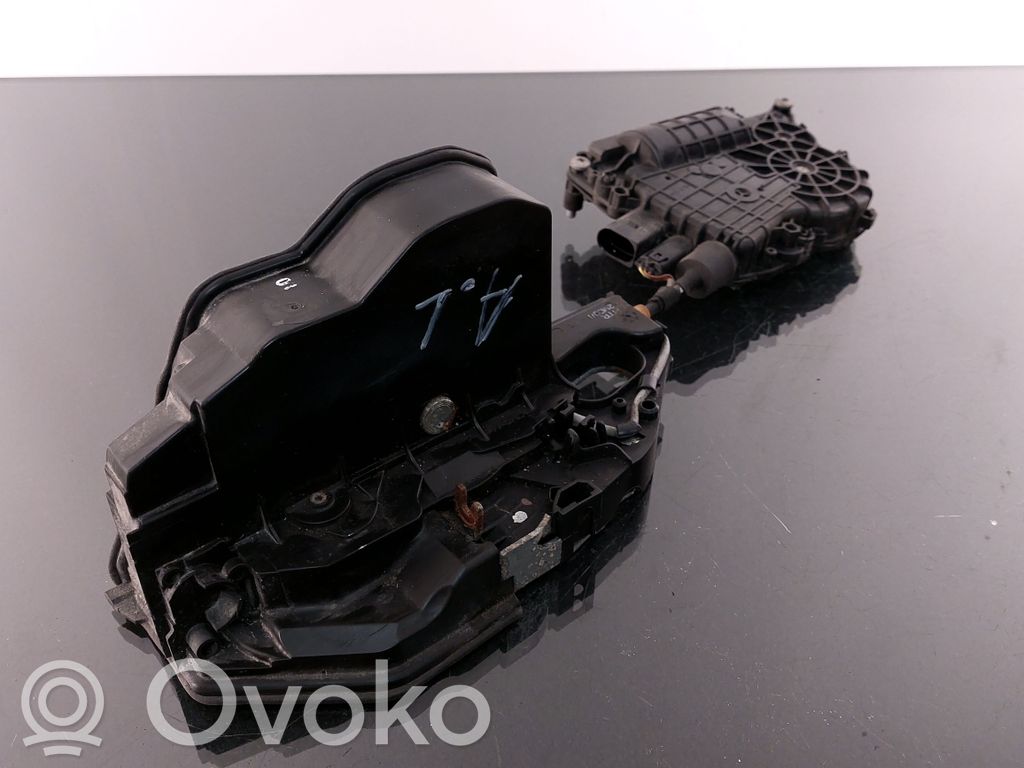 BMW X5 E70 Aizmugurējo durvju fiksācijas motors 