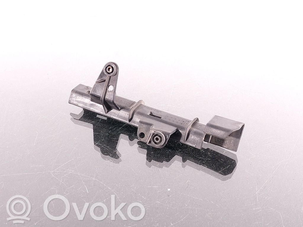 BMW X5 E70 Rear door windshield rail 
