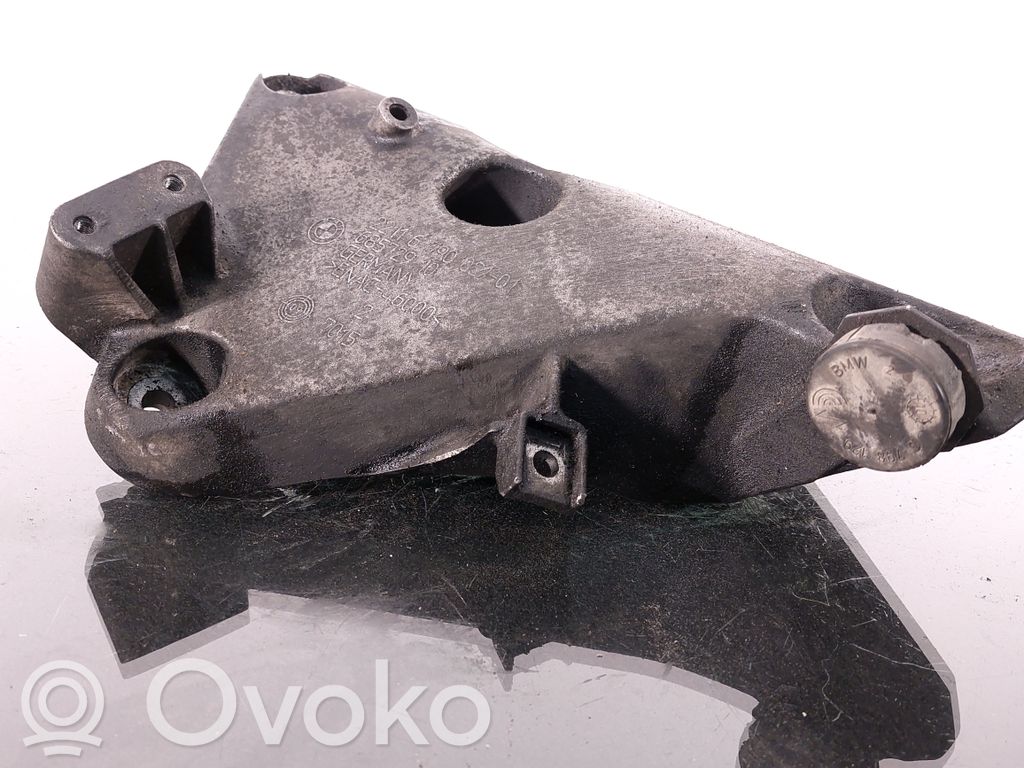 BMW X5 E70 Engine mounting bracket 