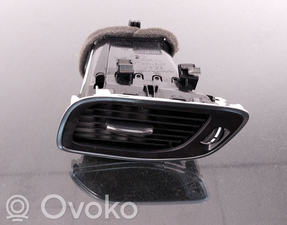 Volvo V60 Боковая воздушная решётка 