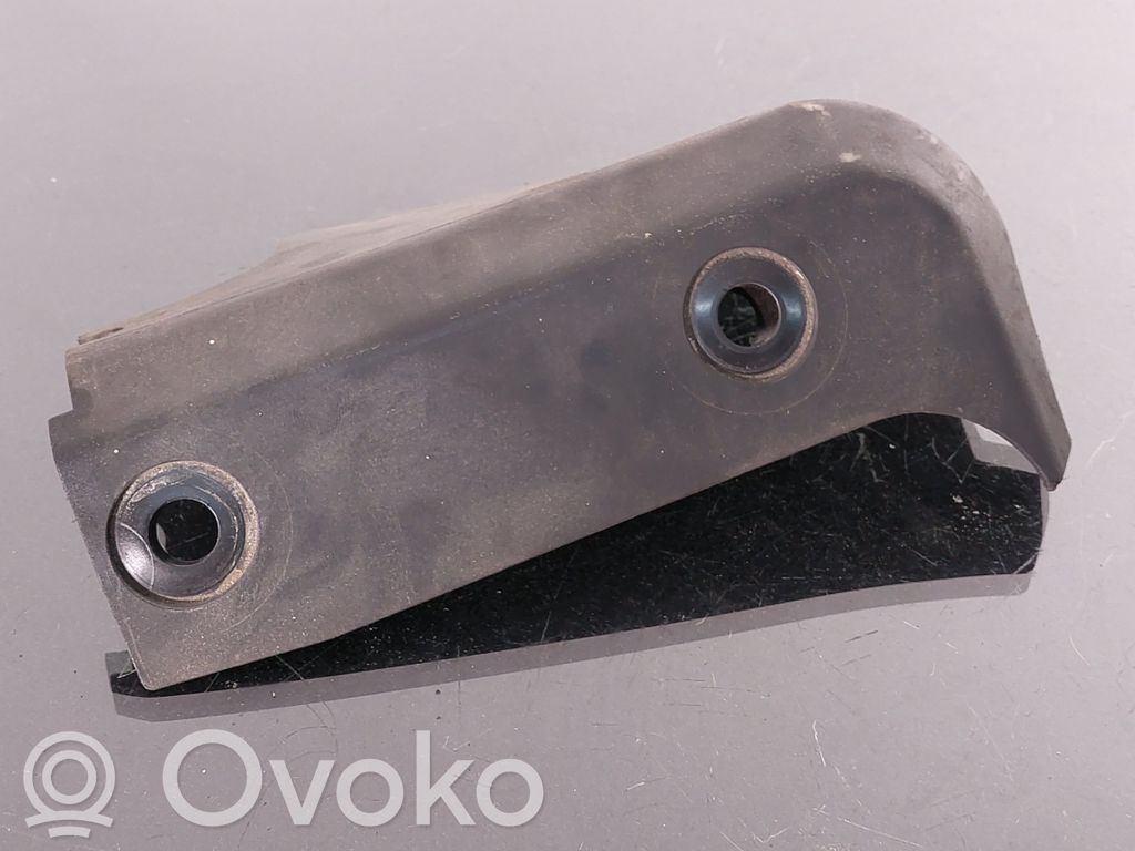 BMW 7 E32 Altra parte del vano motore 