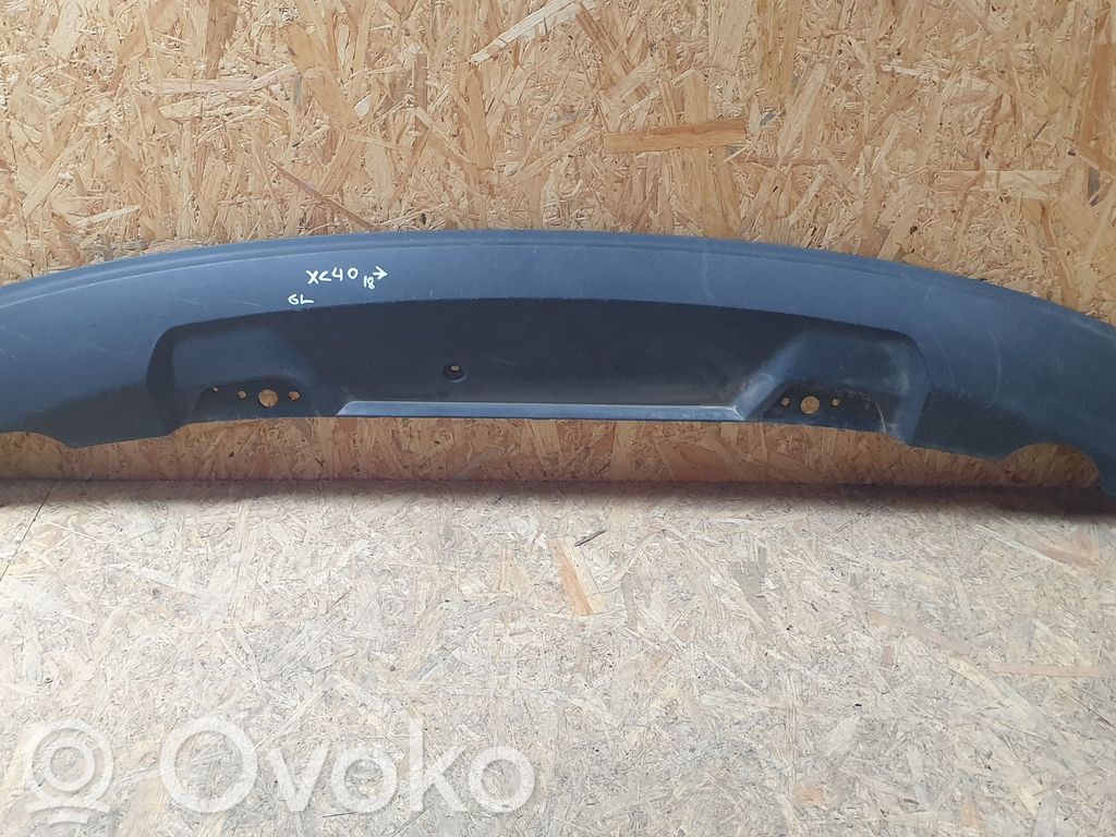Volvo XC40 Listwa dolna zderzaka tylnego 