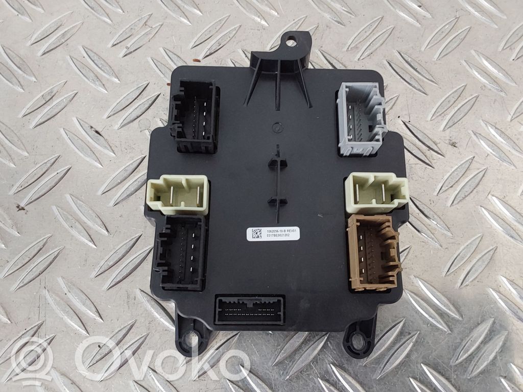 Tesla Model X Door control unit/module 