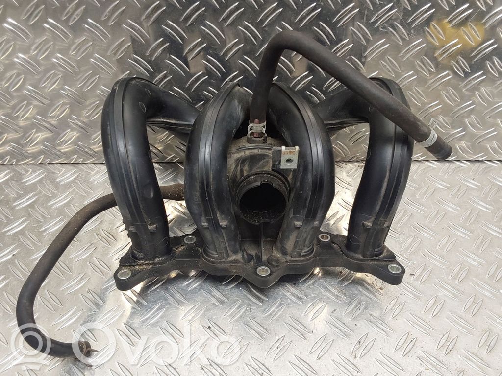 Toyota Yaris Intake manifold 