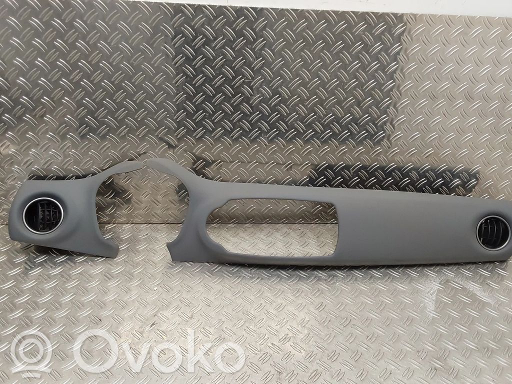 Toyota Yaris Ramka deski rozdzielczej 