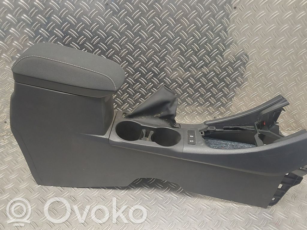 Toyota Auris E180 Armrest 