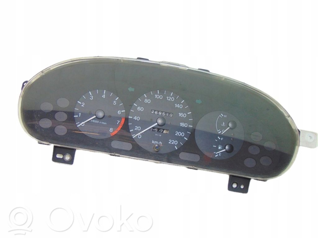 Mazda 323 F Speedometer (instrument cluster) 