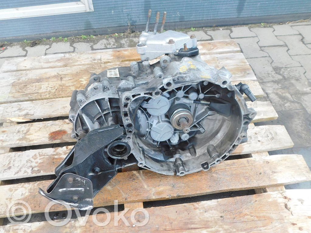 Volvo S40, V40 Mechaninė 5 pavarų dėžė 