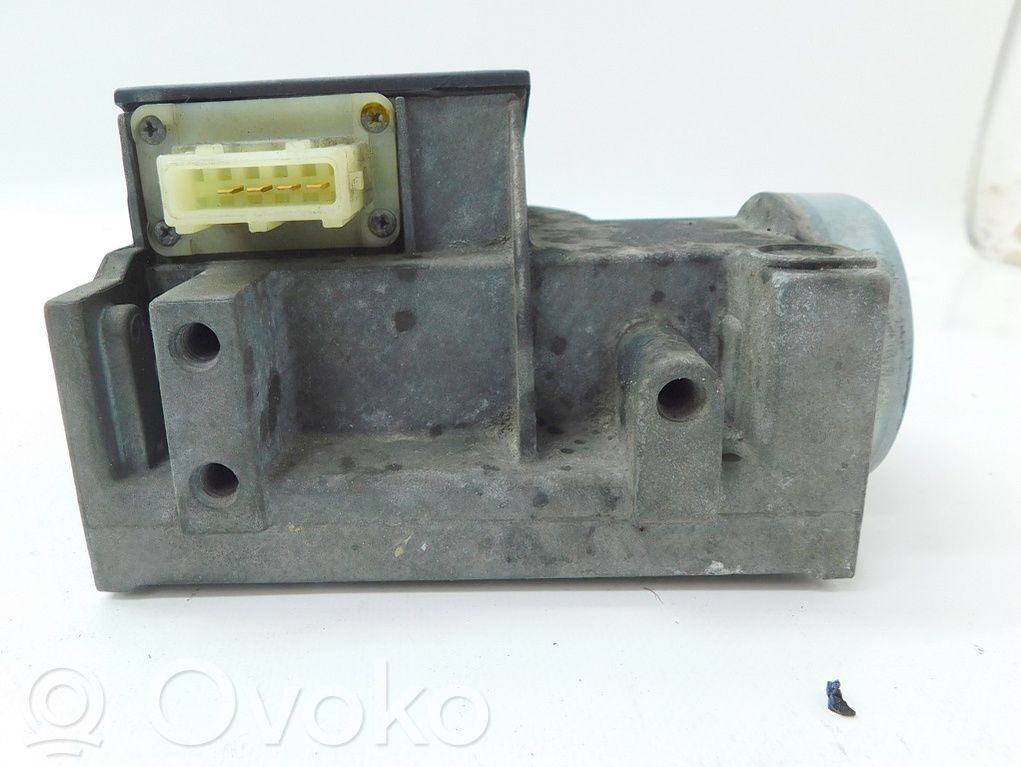 Audi 80 90 S2 B4 Gaisa plūsmas mērītājs 
