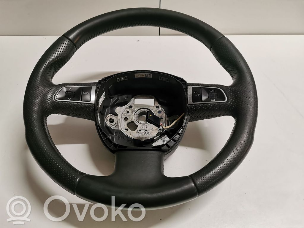 Audi A5 8T 8F Ohjauspyörä 