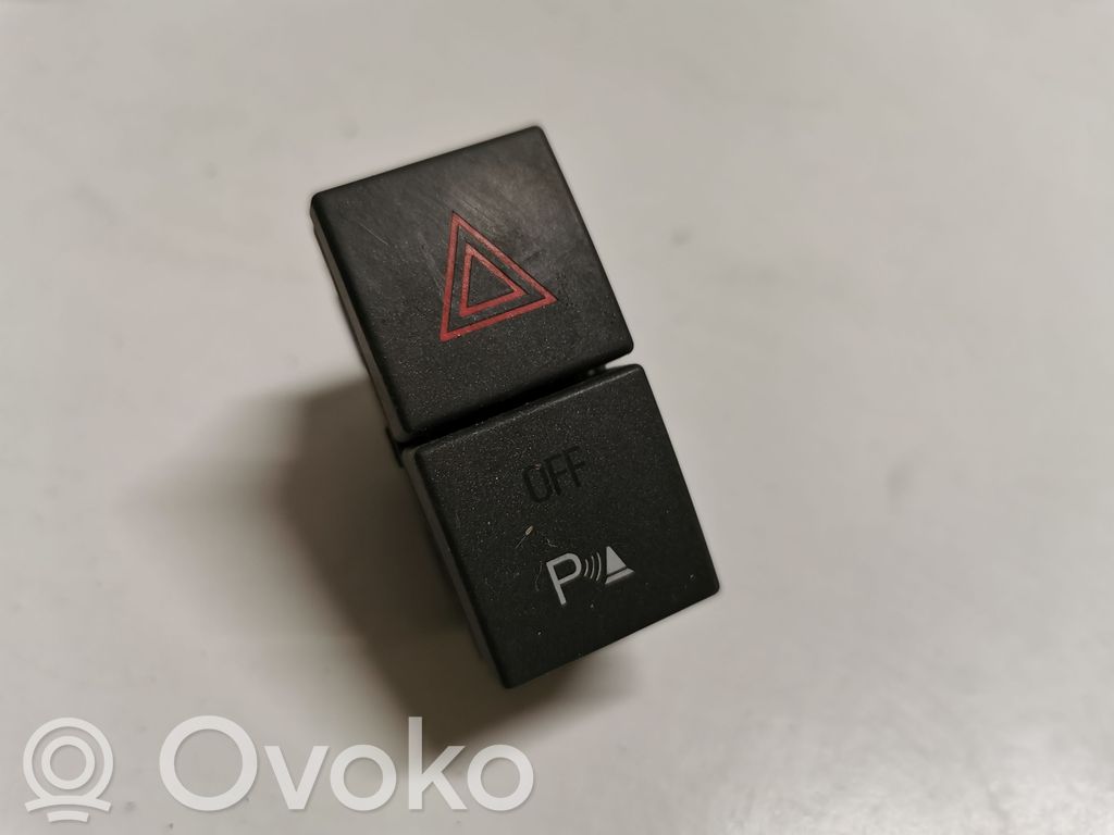 Ford Focus C-MAX Hazard light switch 