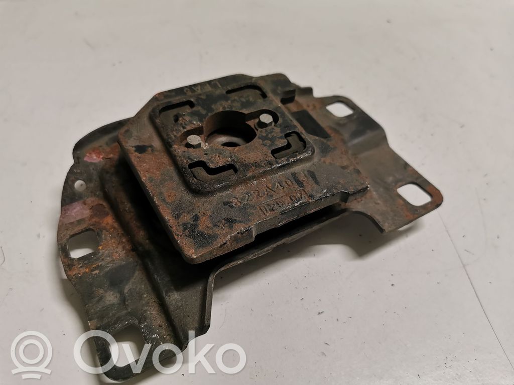Ford Mondeo Mk III Engine mount bracket 