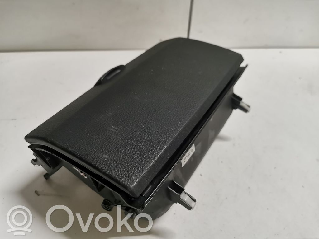 Mazda 6 Daiktadėžės (bordačioko) komplektas 