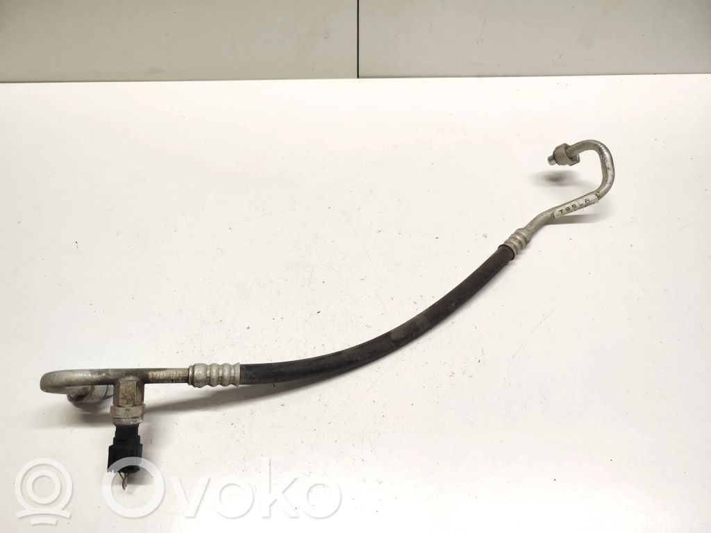 Ilmastointilaitteen putki (A/C)   109215800F,CT1190171300130,R12341