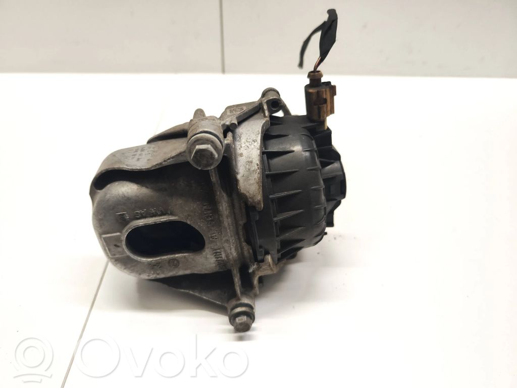 Audi Q7 4M Engine mount bracket 