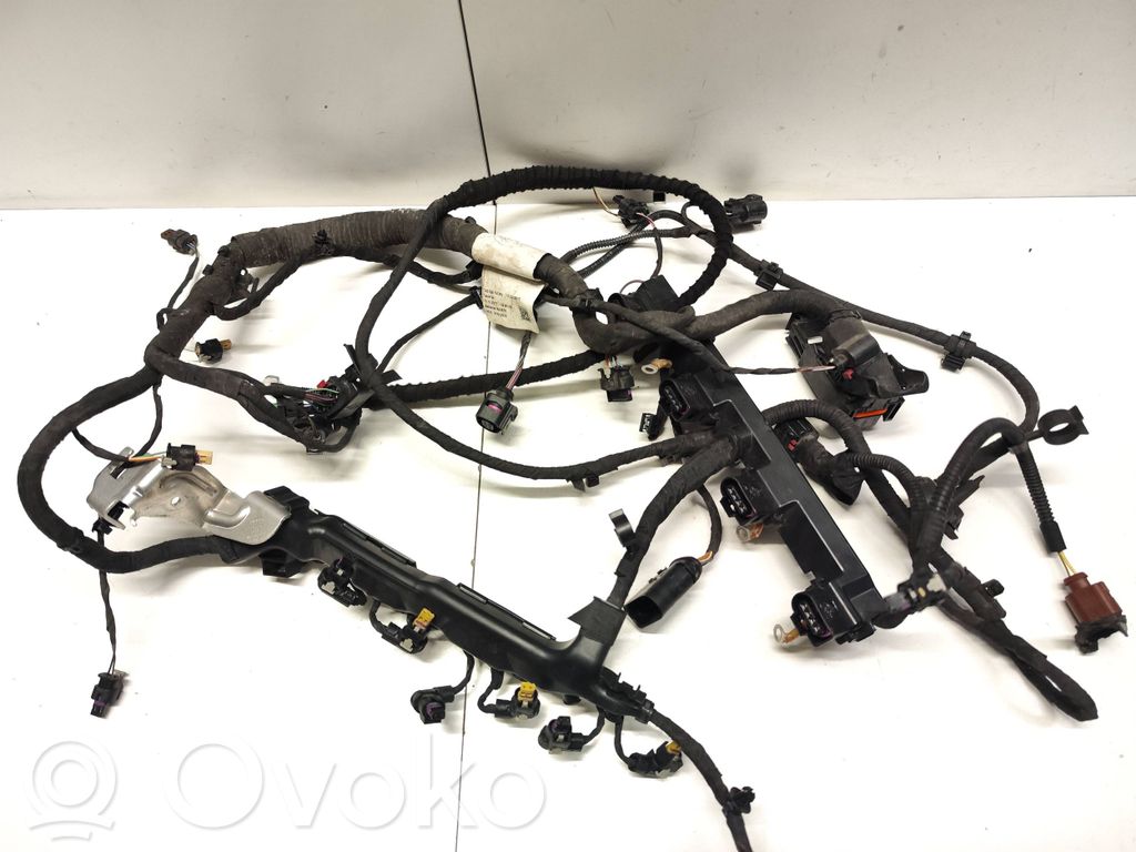 Audi A4 S4 B9 8W Wiązka przewodów silnika 
