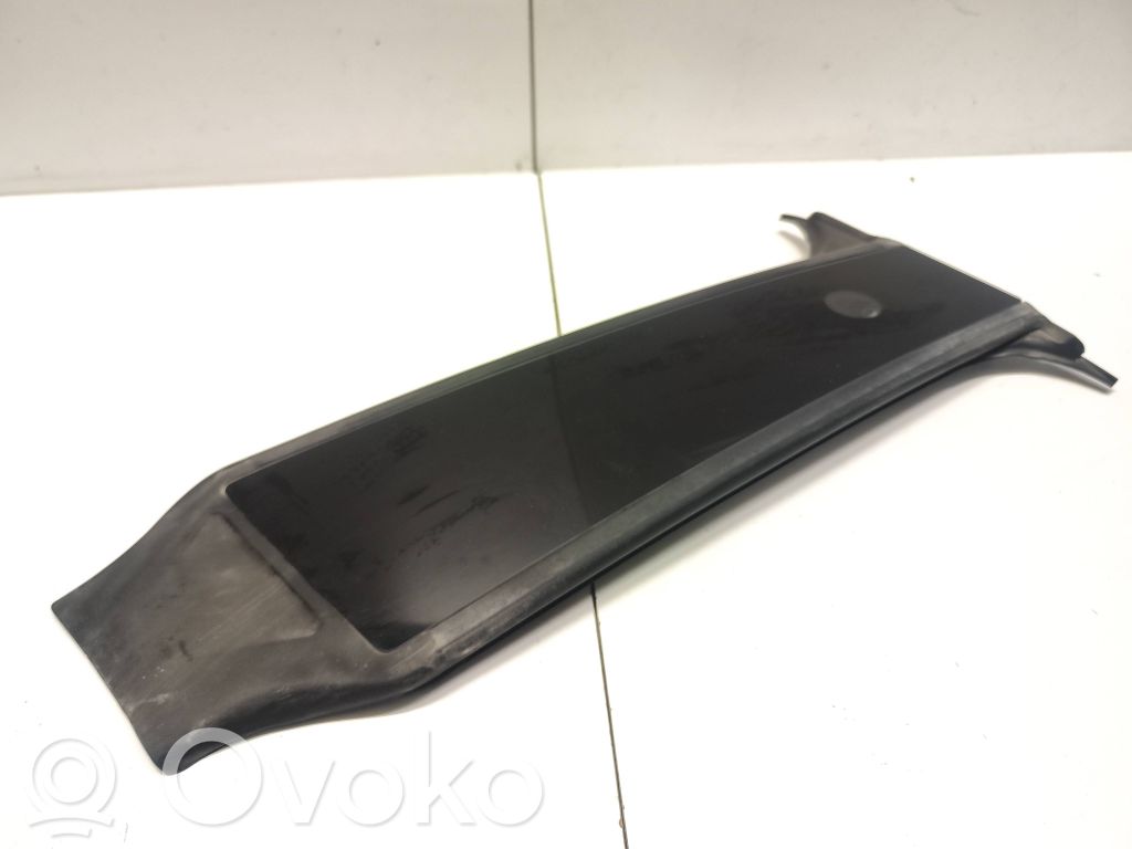 Tesla Model Y (B) Pillar trim (exterior) 