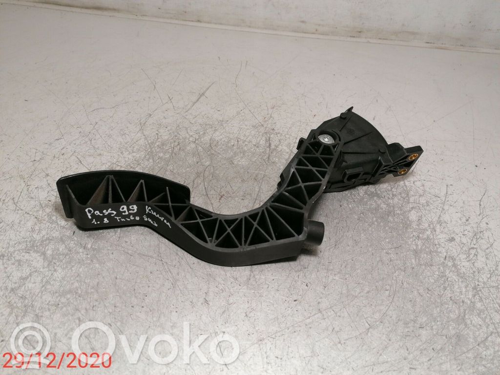 Volkswagen PASSAT B5 Accelerator throttle pedal 