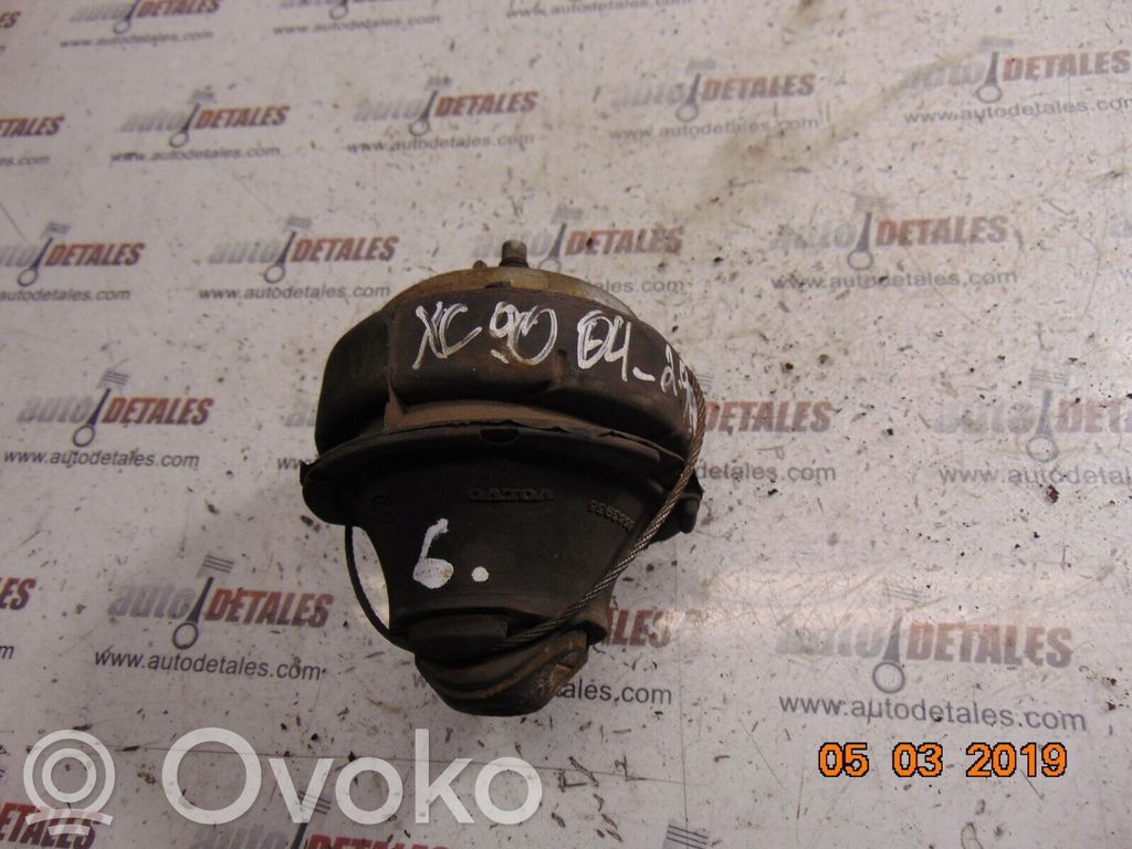 Engine mount bracket   8683936