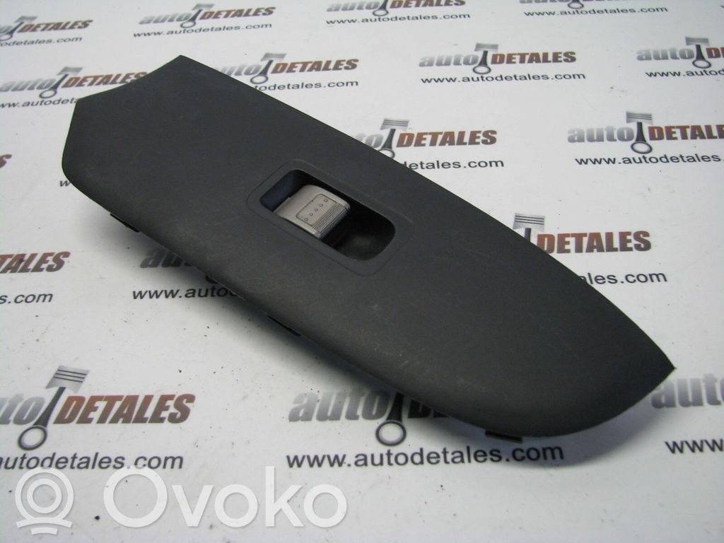 Honda CR-V Electric window control switch 