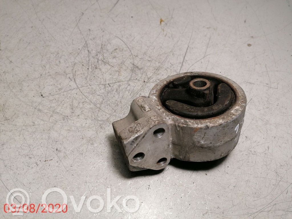 Mitsubishi Carisma Engine mount bracket 