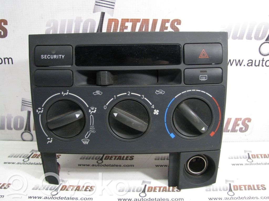 Toyota Corolla Verso E121 Climate control unit 